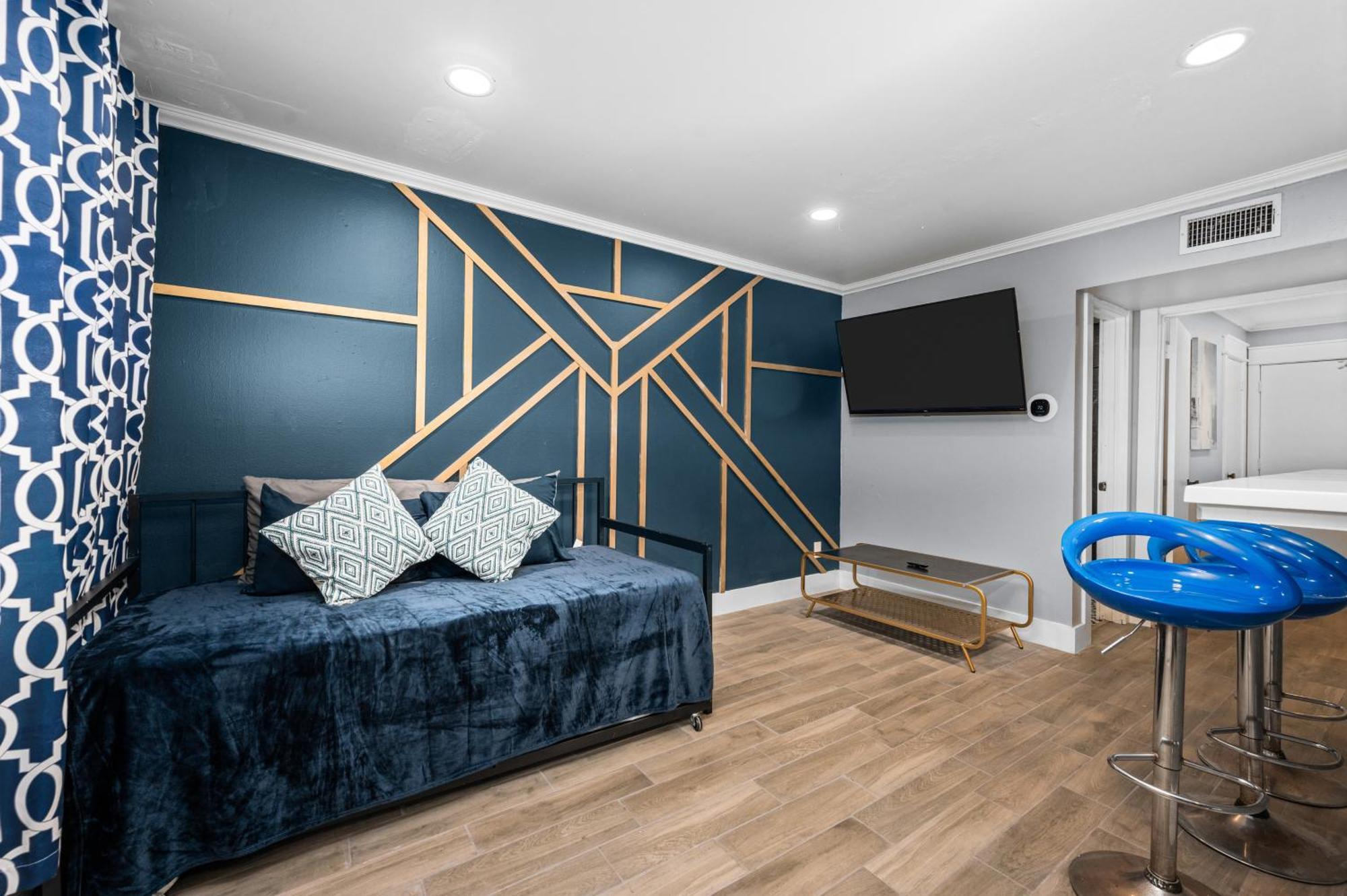 Bright & Airy Apt Close To Everything With Free Park Appartement Houston Buitenkant foto